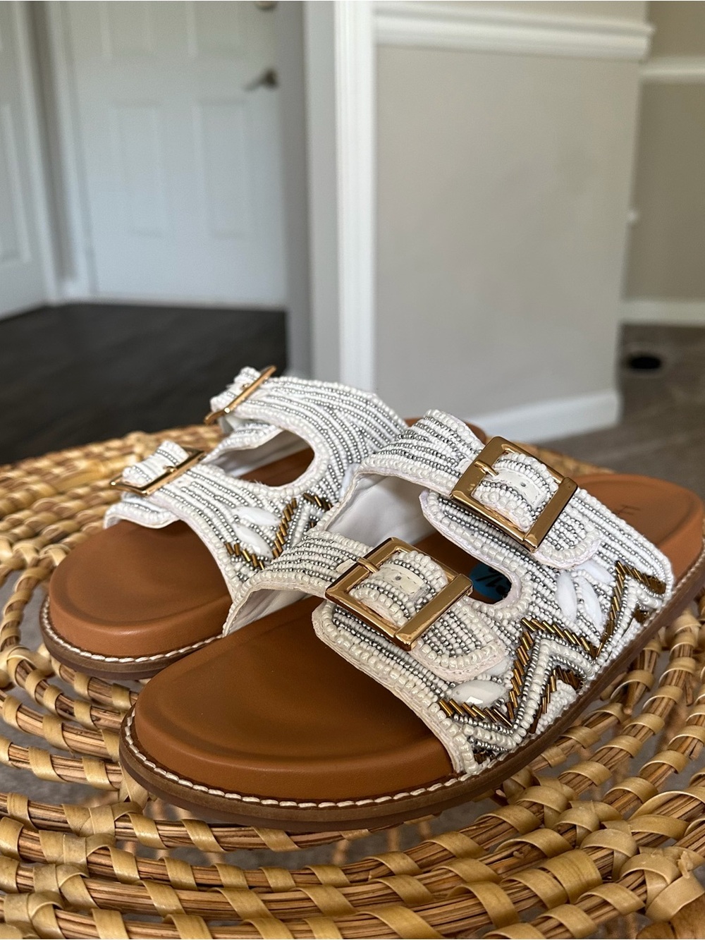 House of Harlow 1960 White Beaded Double-Buckle Slide Sandals Women’s US 6.5 - Picture 6 of 14